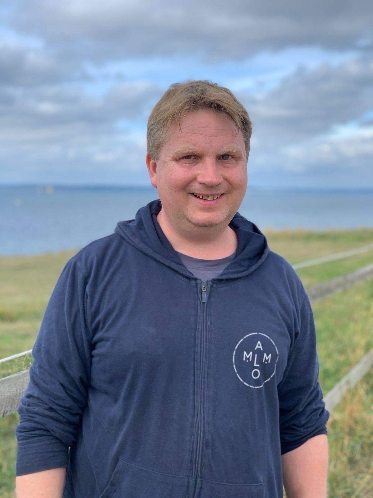 Backa Elias Bondpä vid havet